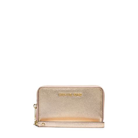 michael kors large jet set smartphone wristlet|Michael Kors.